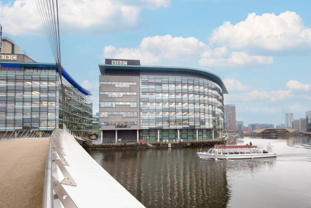 Stylish Mediacity 2Bed, Sleeps 6, Amazing Views Manchester Buitenkant foto