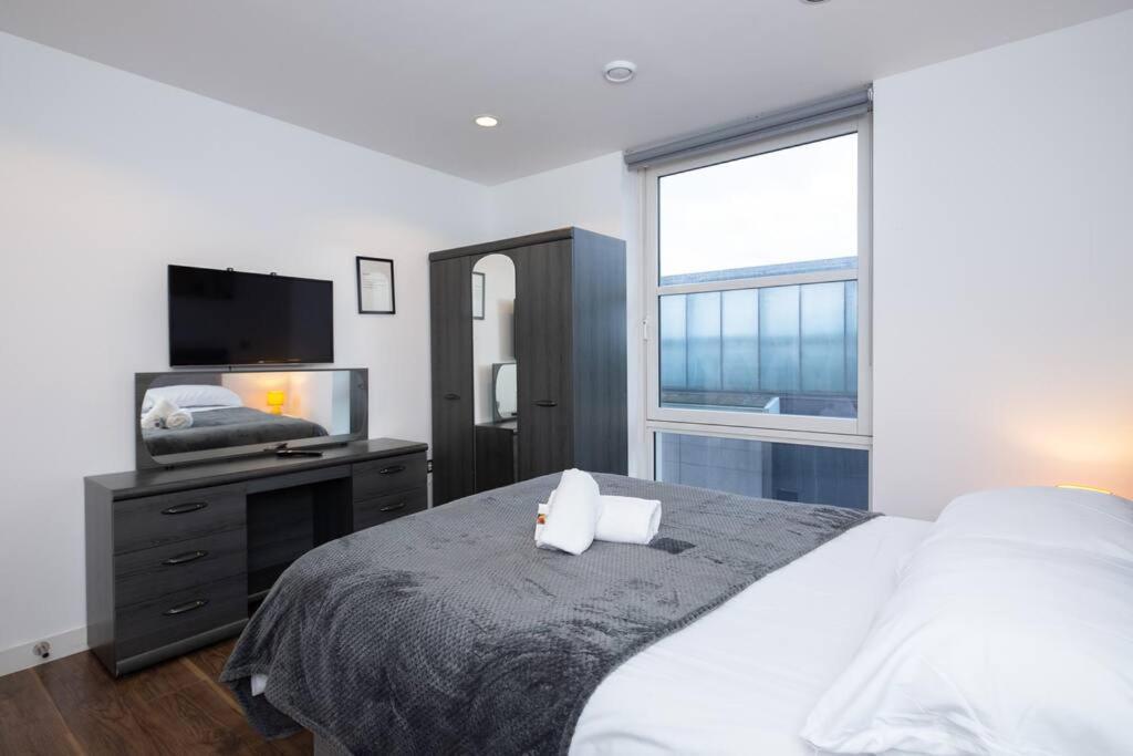 Stylish Mediacity 2Bed, Sleeps 6, Amazing Views Manchester Buitenkant foto