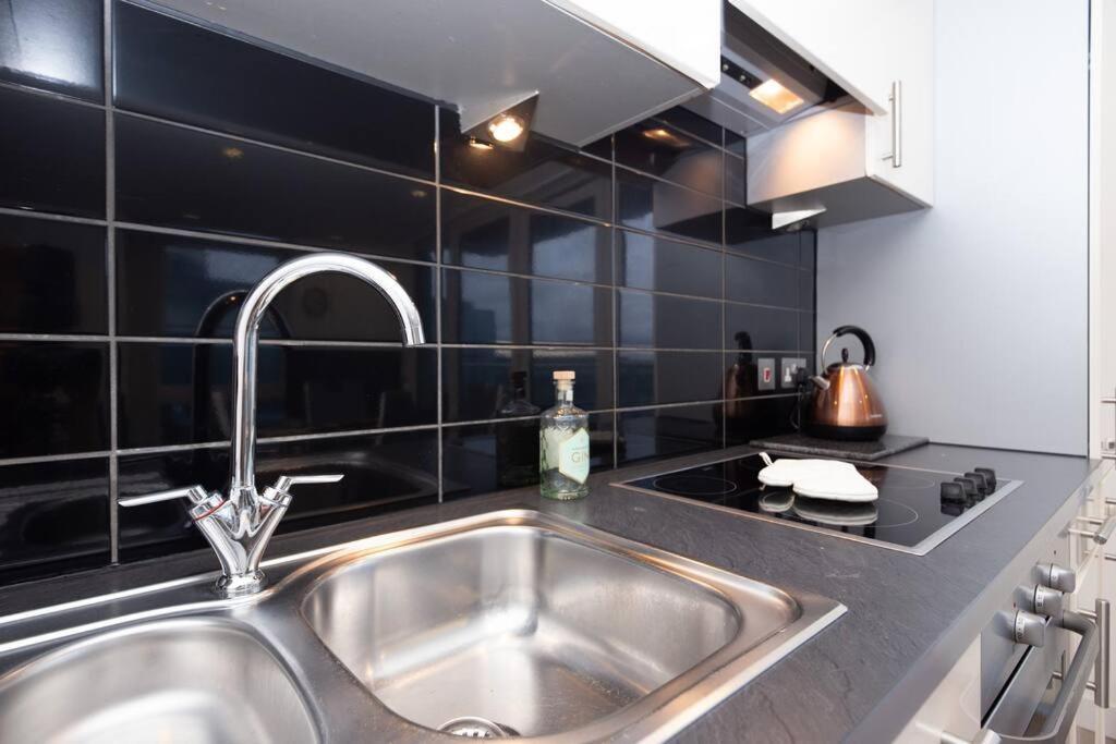 Stylish Mediacity 2Bed, Sleeps 6, Amazing Views Manchester Buitenkant foto
