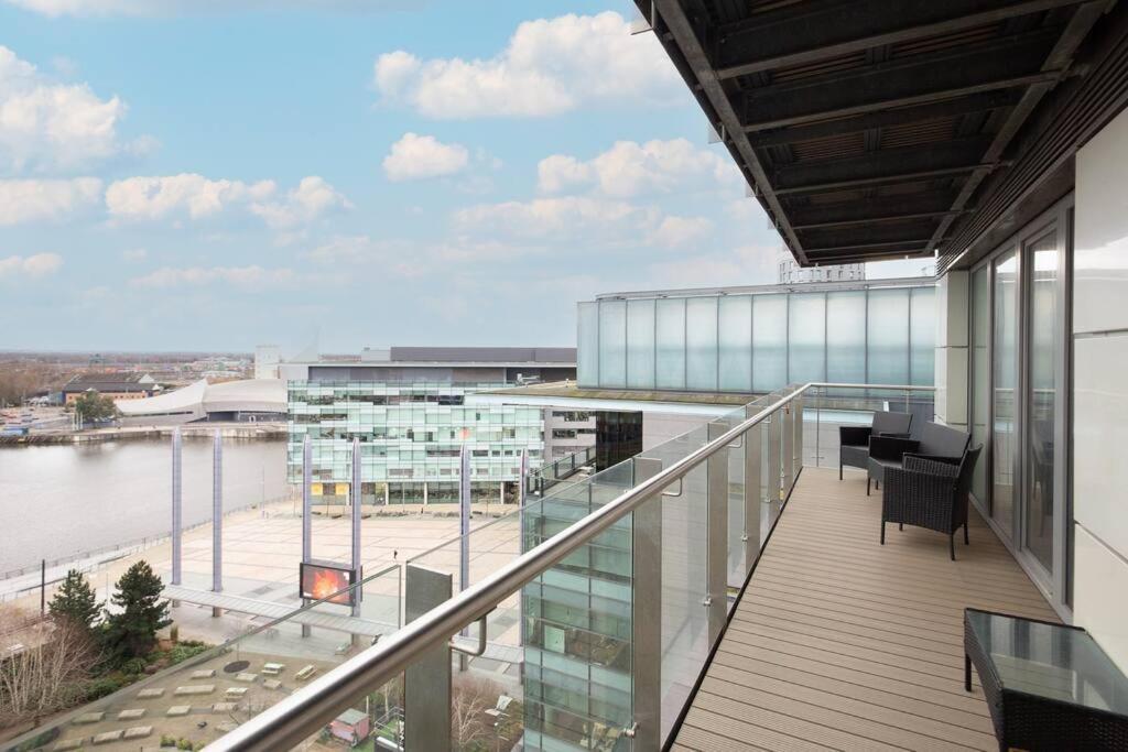 Stylish Mediacity 2Bed, Sleeps 6, Amazing Views Manchester Buitenkant foto