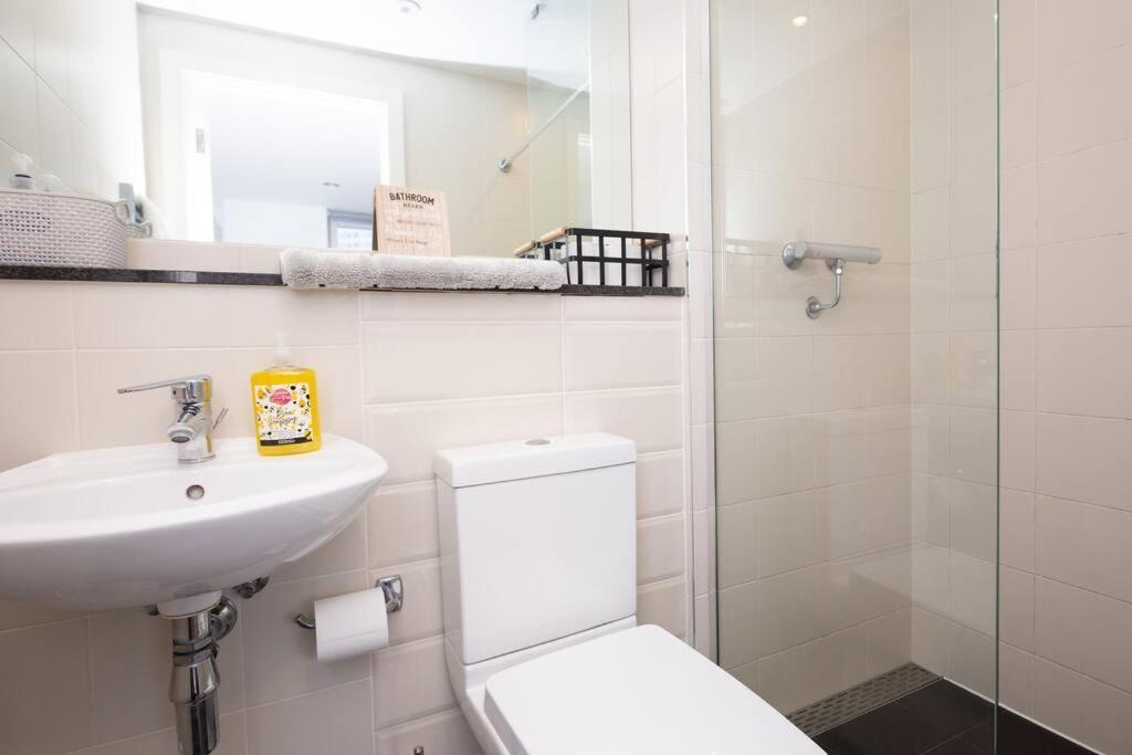 Stylish Mediacity 2Bed, Sleeps 6, Amazing Views Manchester Buitenkant foto