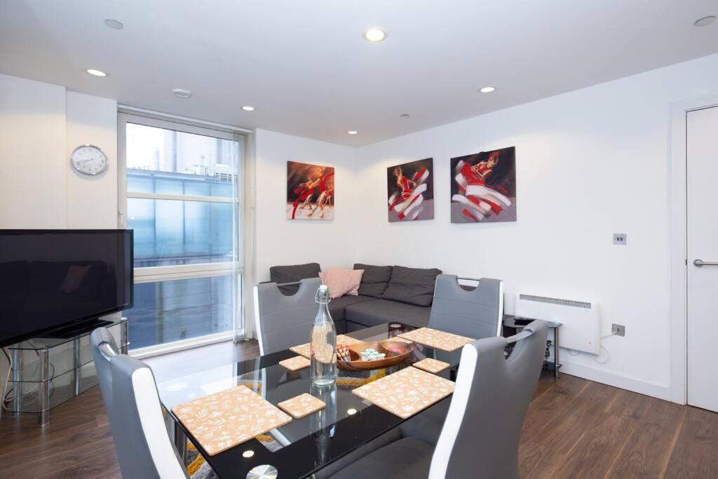 Stylish Mediacity 2Bed, Sleeps 6, Amazing Views Manchester Buitenkant foto