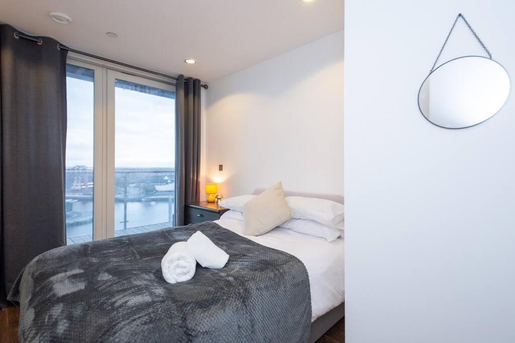 Stylish Mediacity 2Bed, Sleeps 6, Amazing Views Manchester Buitenkant foto